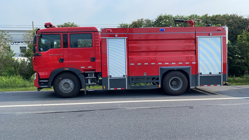 J������ĭ����܇(ch��) ˮ��5.6  ��ĭ2.3